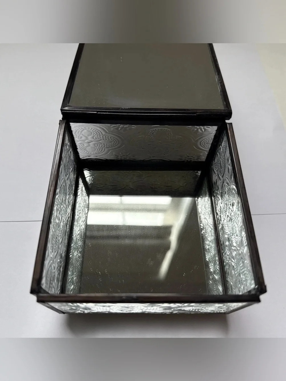 Louis Comfort Style Dogwood Stained Glass Jewelry Trinket Box India